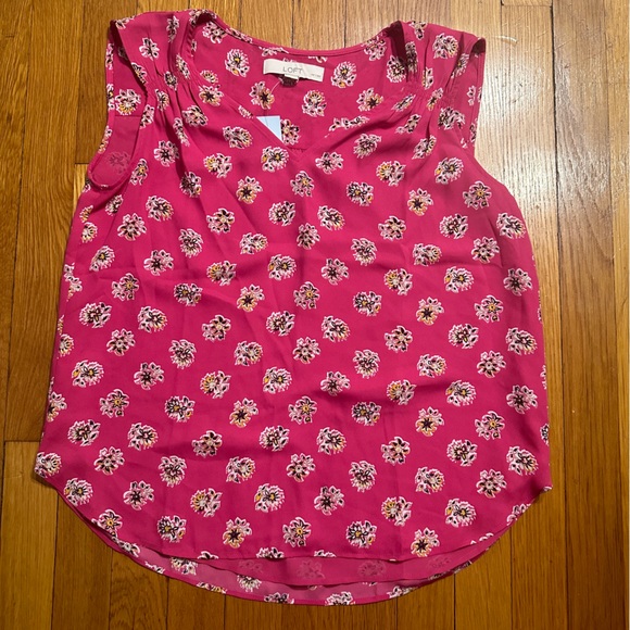 2/$20 🛍️ Loft bloom floral shell tank - Picture 2 of 6